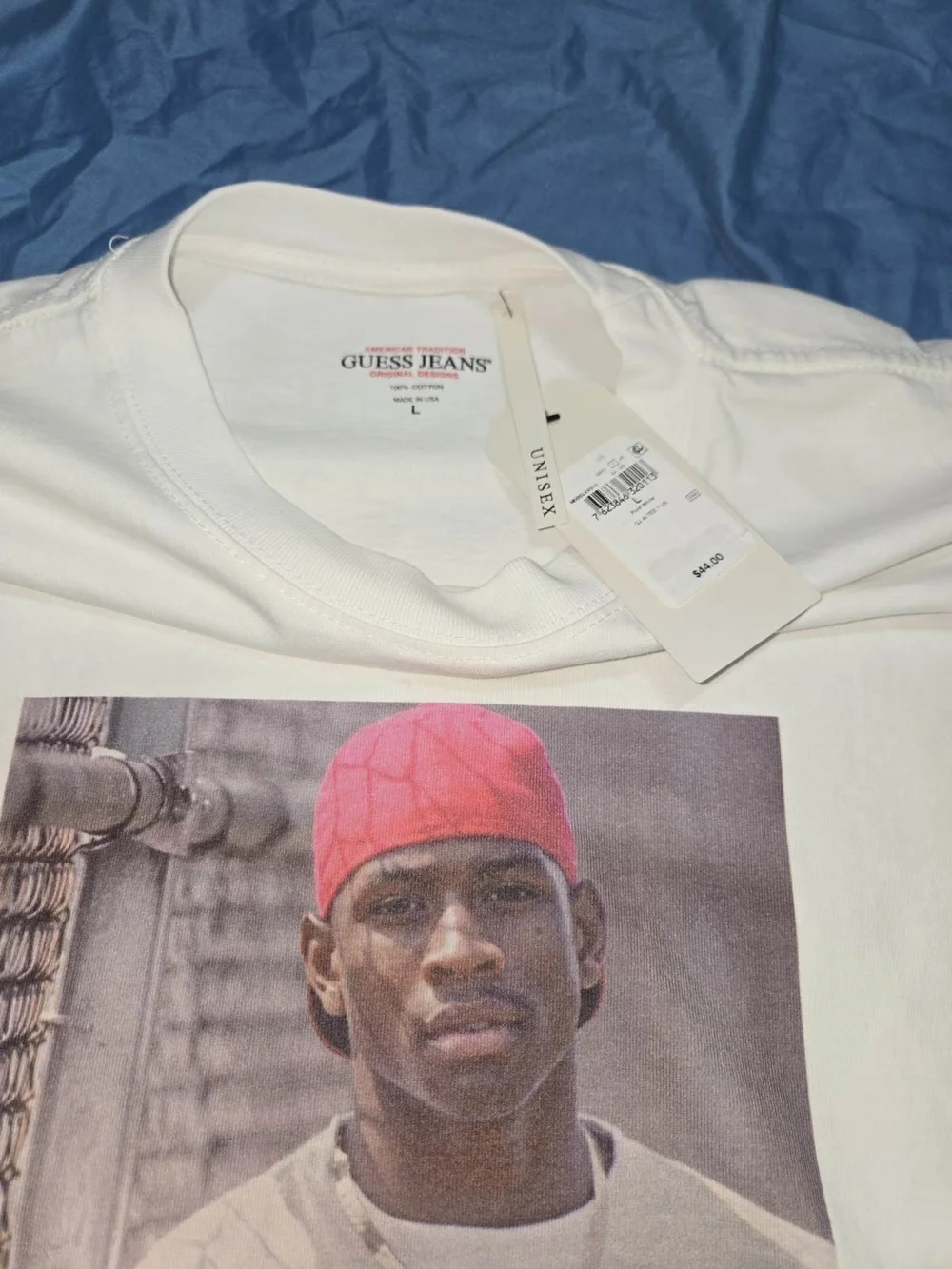 GUESS White Graphic Photo-Print Men’s T-Shirt - Picture 5 of 7